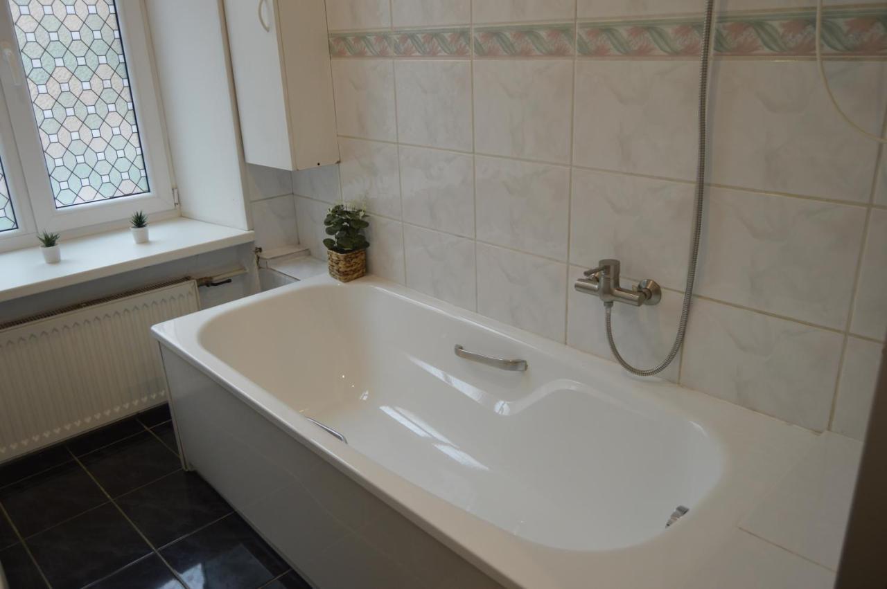Unique Spacious Classic 3 Bedroom Midtown ! Billiard ! Апартаменты *