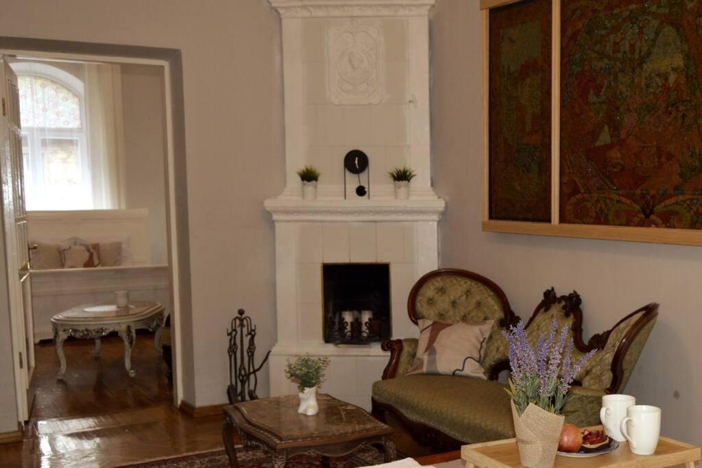 Leilighet Unique Spacious Classic 3 Bedroom Midtown ! Billiard ! *
